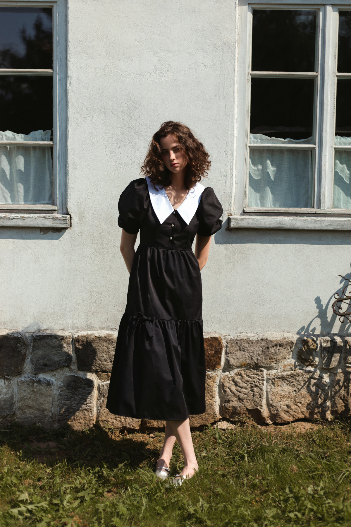 CZARNA SUKIENKA MIDI NOIR - obrazek 3